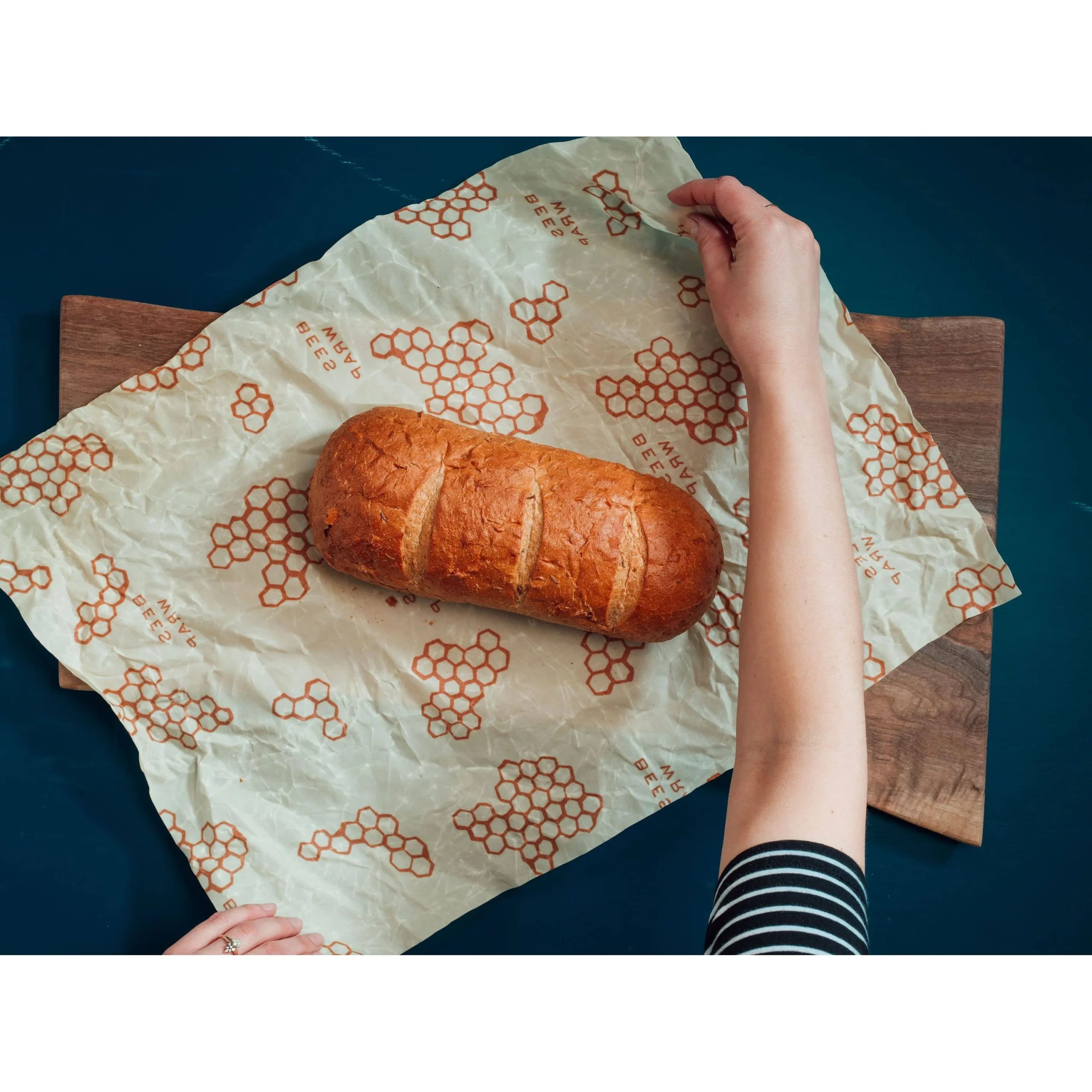 Bee's Wrap Bread Wrap - Honeycomb Pattern - Image 13