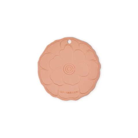 Le Creuset Petal Shaped Silicone Trivet. 8