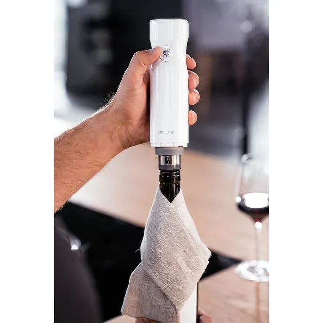 Zwilling Fresh & Save Vacuum Wine Sealer - Image 5