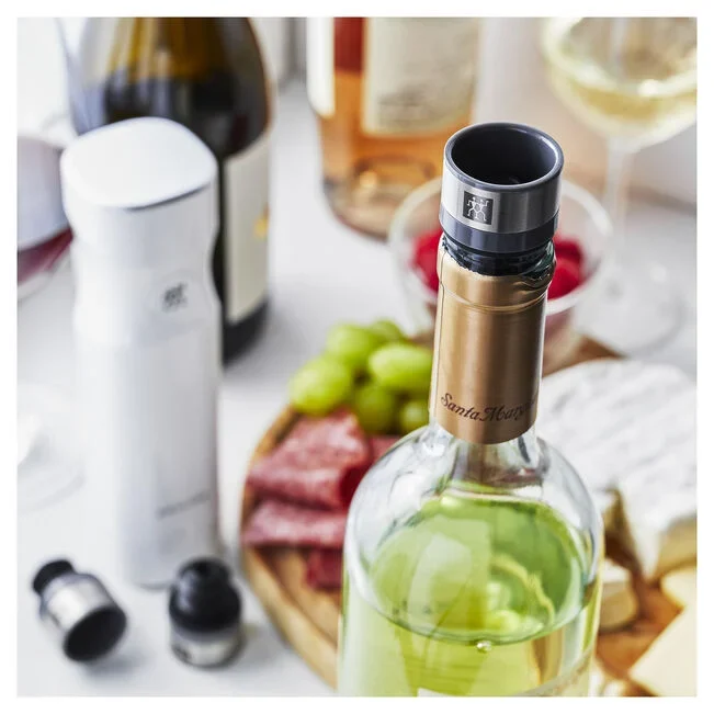 Zwilling Fresh & Save Vacuum Wine Sealer - Image 6