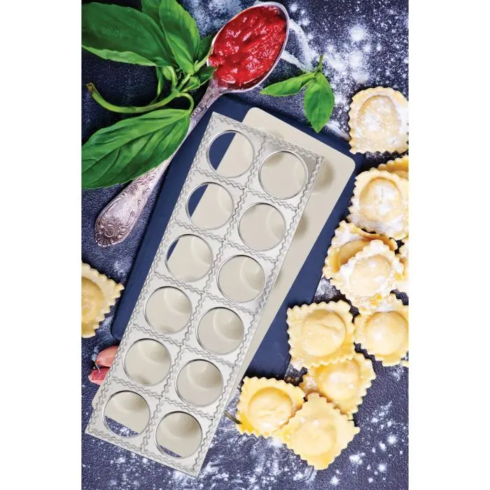 Fantes Ravioli Maker. Makes 1 Dozen Raviolis - Image 4