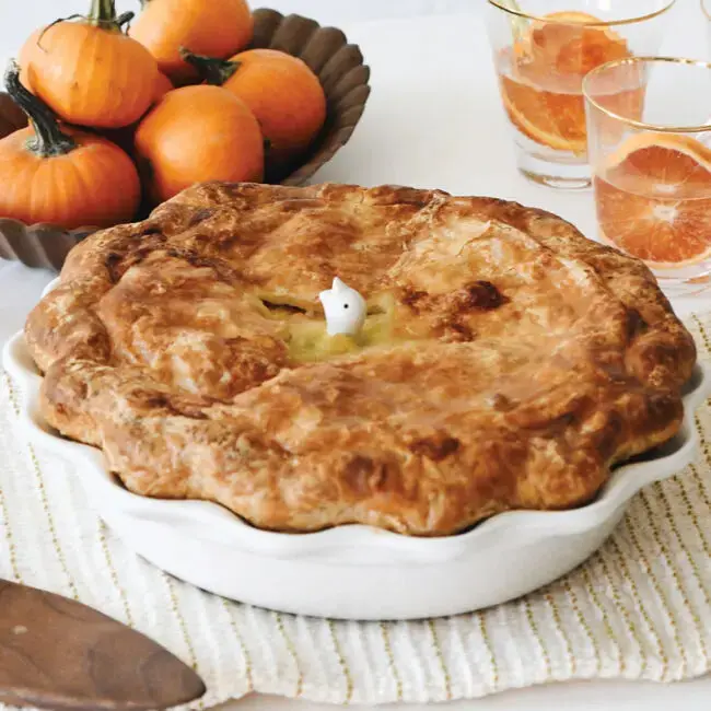 Le Creuset 9 Heritage Pie Dish - Image 2