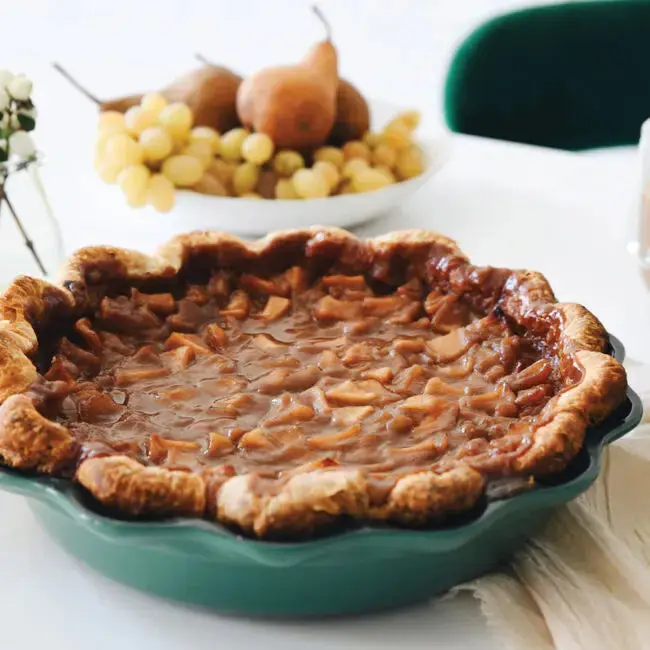 Le Creuset 9 Heritage Pie Dish - Image 5