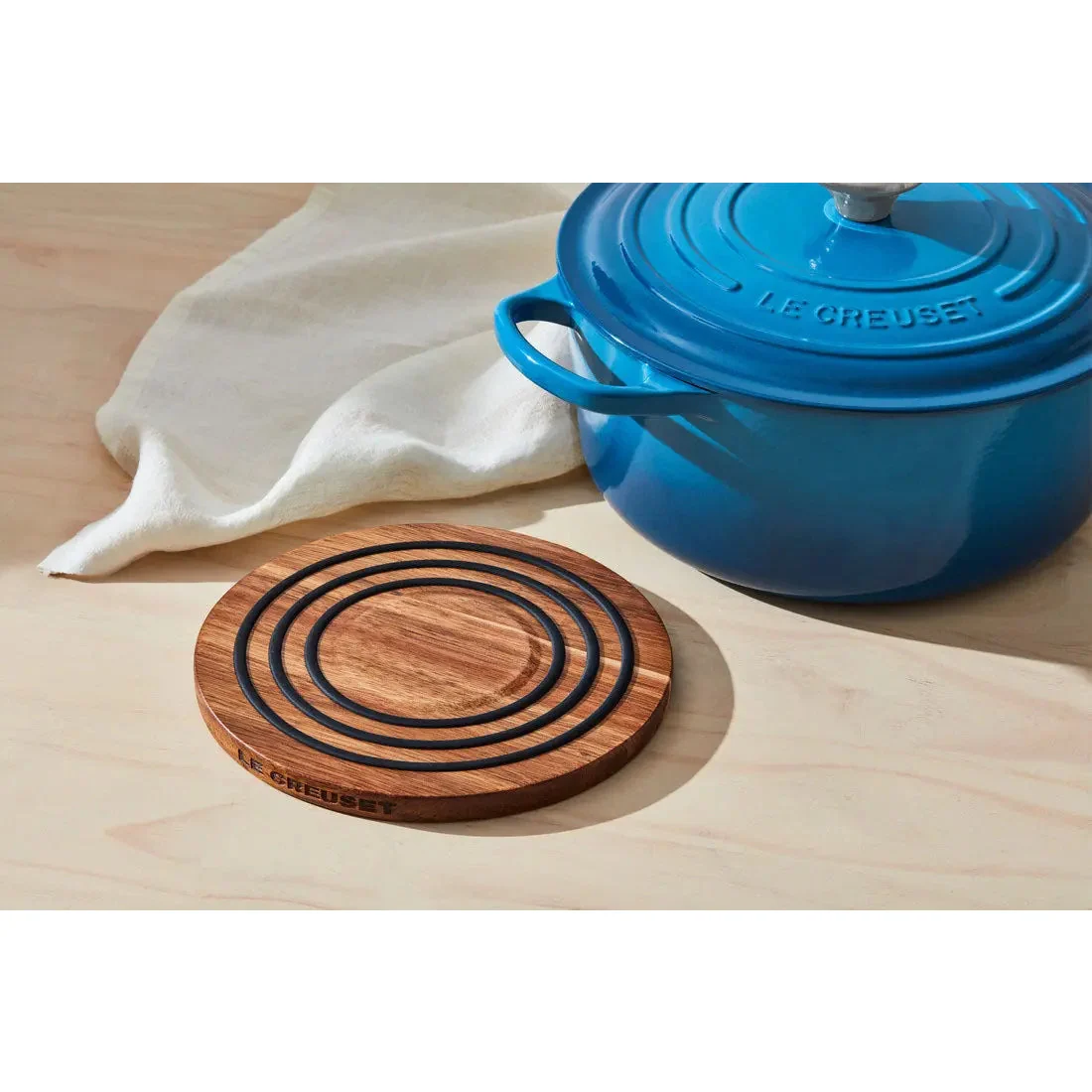 Le Creuset Magnetic Acacia Wood Trivet - Image 2