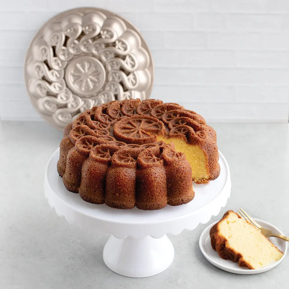Nordic Ware Citrus Twist Pan - Image 5
