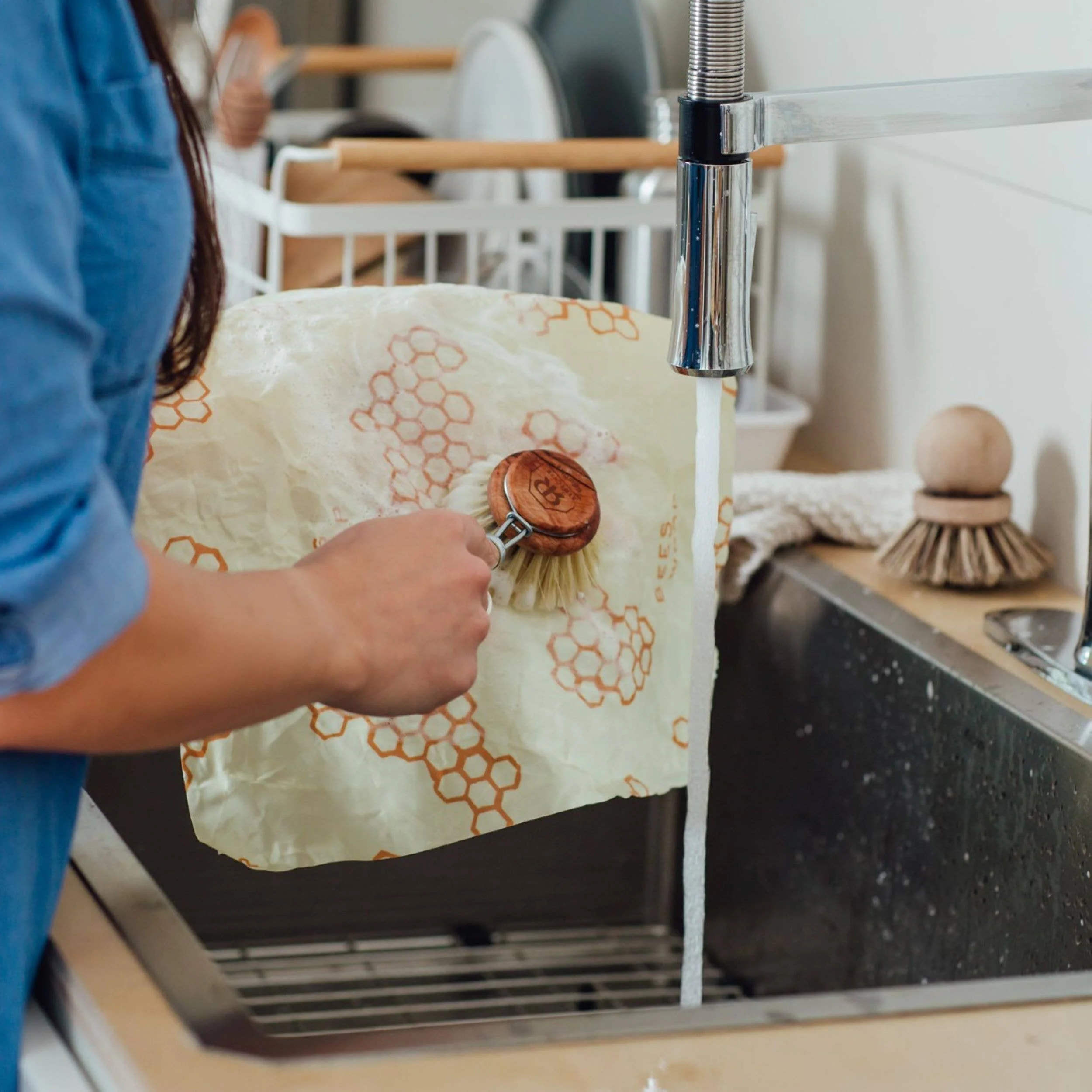 Bee's Wrap Bread Wrap - Honeycomb Pattern - Image 15